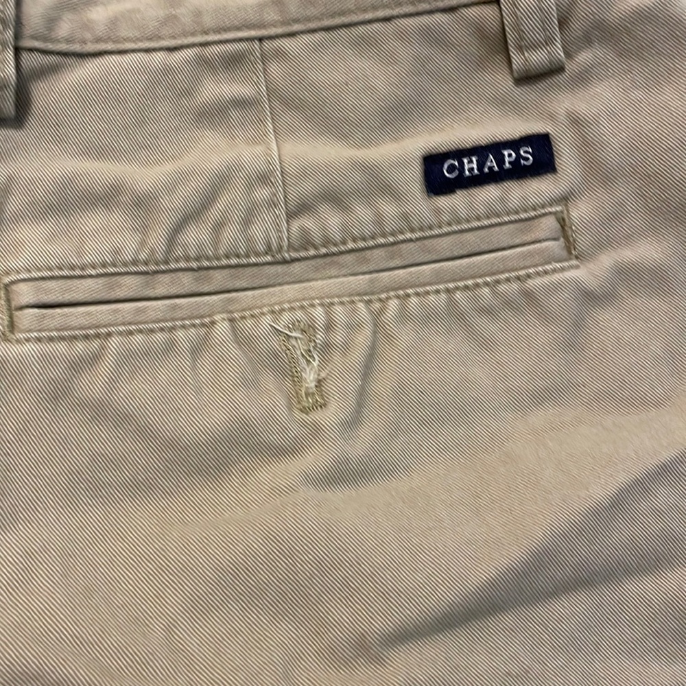 Chaps Jean shorts in tan - Picture 3 of 4